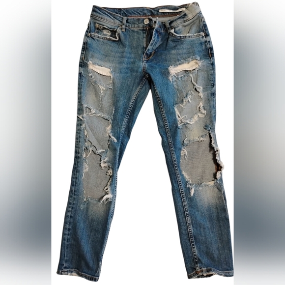 Zara | EUC Relaxed Fit Ultra Thrashed Med Rise Straight Leg Distressed Jeans | 4 - Picture 16 of 16